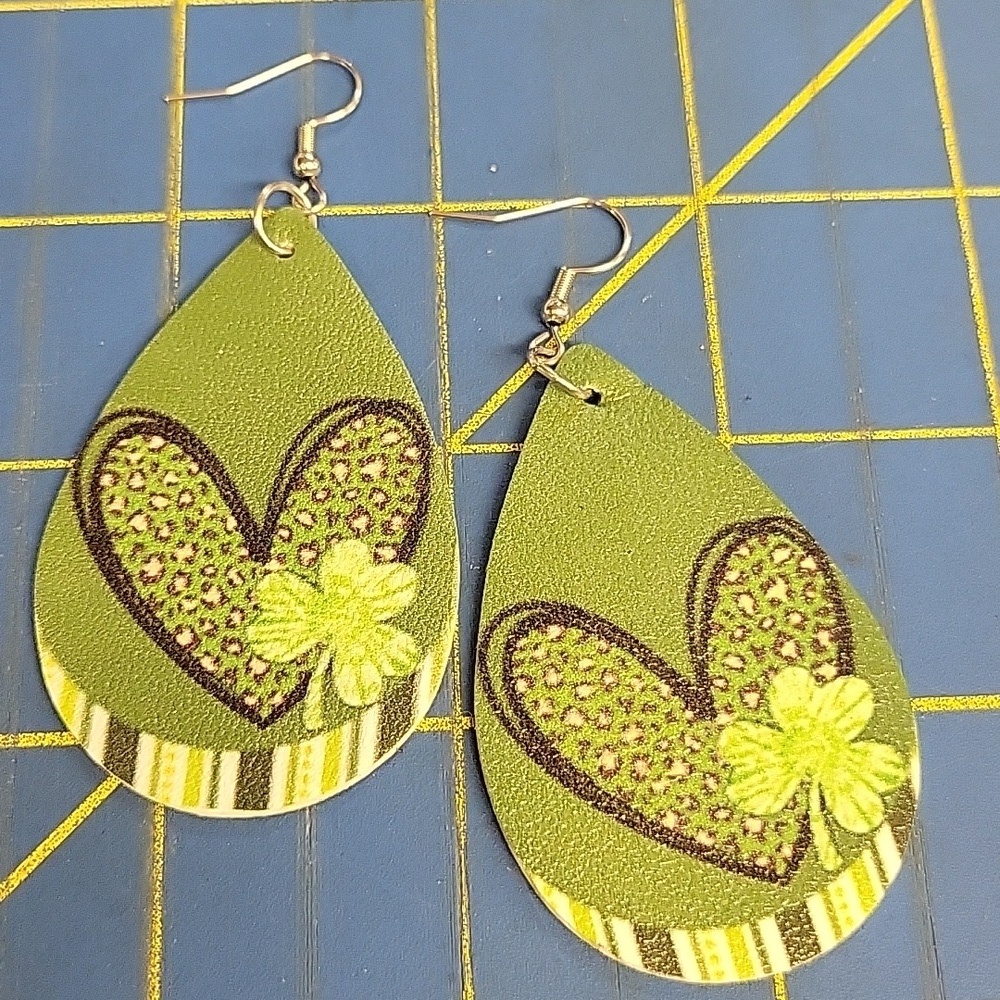 St Patrick Day Green Clover Heart Pleather Earrings